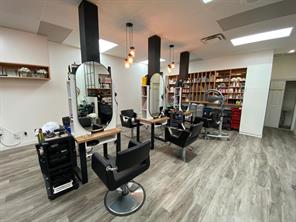 Barber/Beauty For Lease