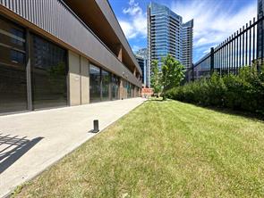 Fully secure gated courtyard