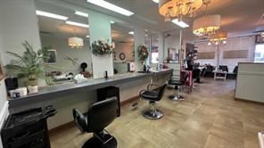 Fabulous Beauty Salon for Sale in the vibrant, well established community of  Killarney.  Located...