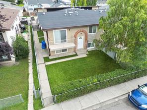 12 Huntley Close NE For Sale