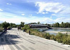 Community Photo - Stroll to Iconic  Bridge to Kensington