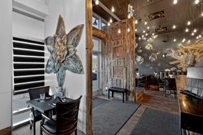 Bar/Tavern/Lounge,Deli/Catering,Fast Food,Food & Beverage ,Health Food,Restaurant  For Sale